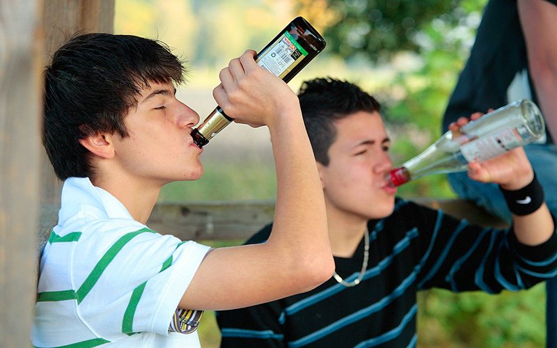 Что такое подростковый алкоголизм
